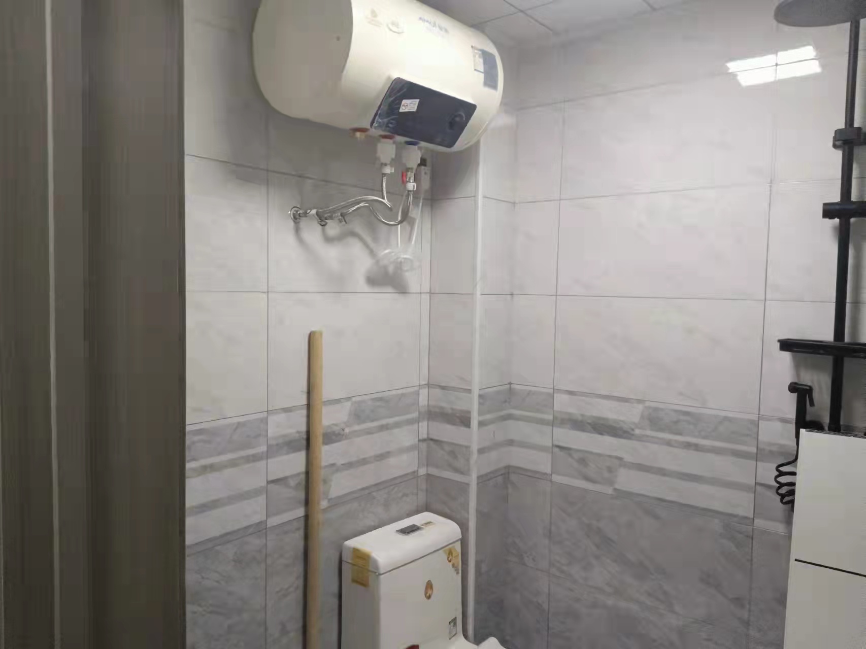 办事大厅对面民福楼