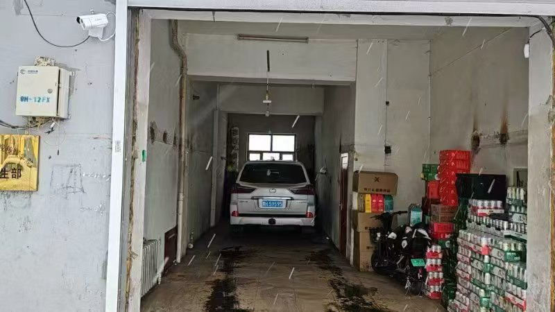 双鹤小区1楼